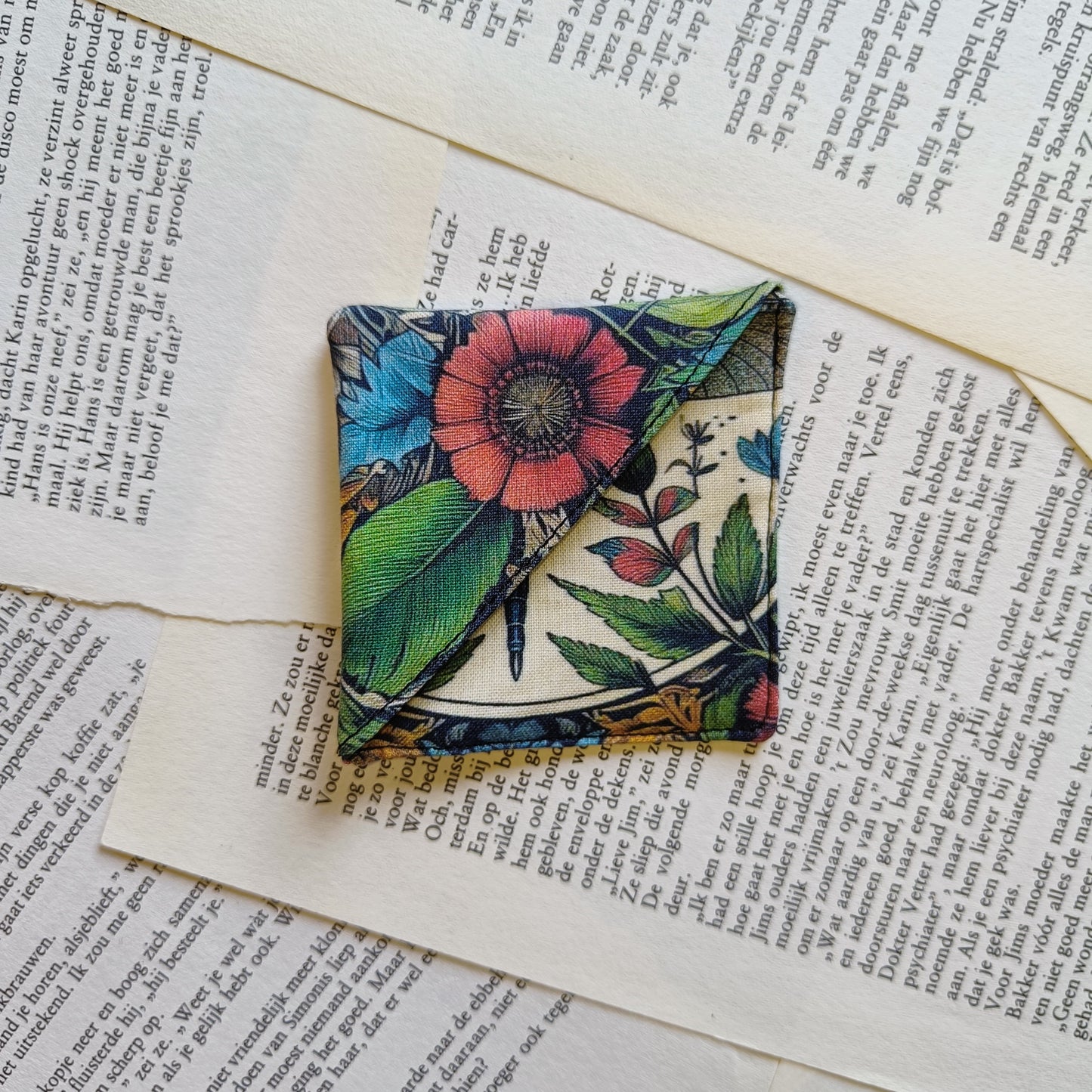 Flutter & Fauna Bookmark