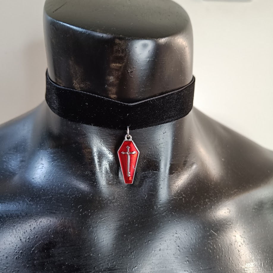 crossed choker