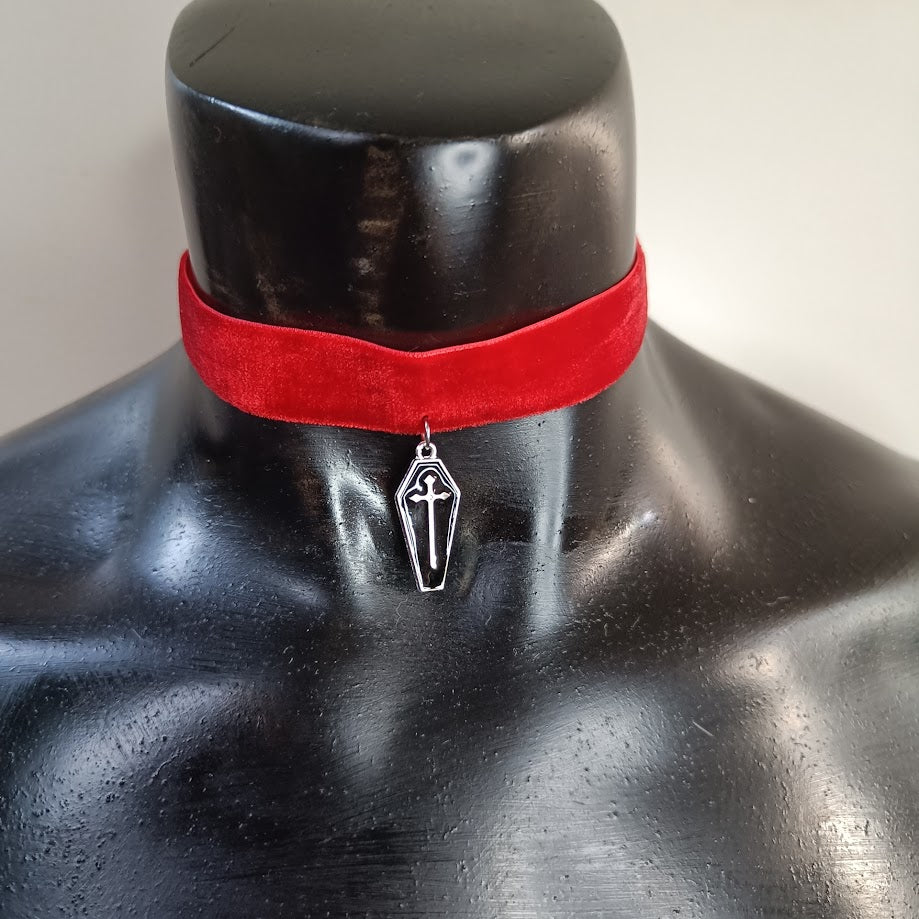 crossed choker