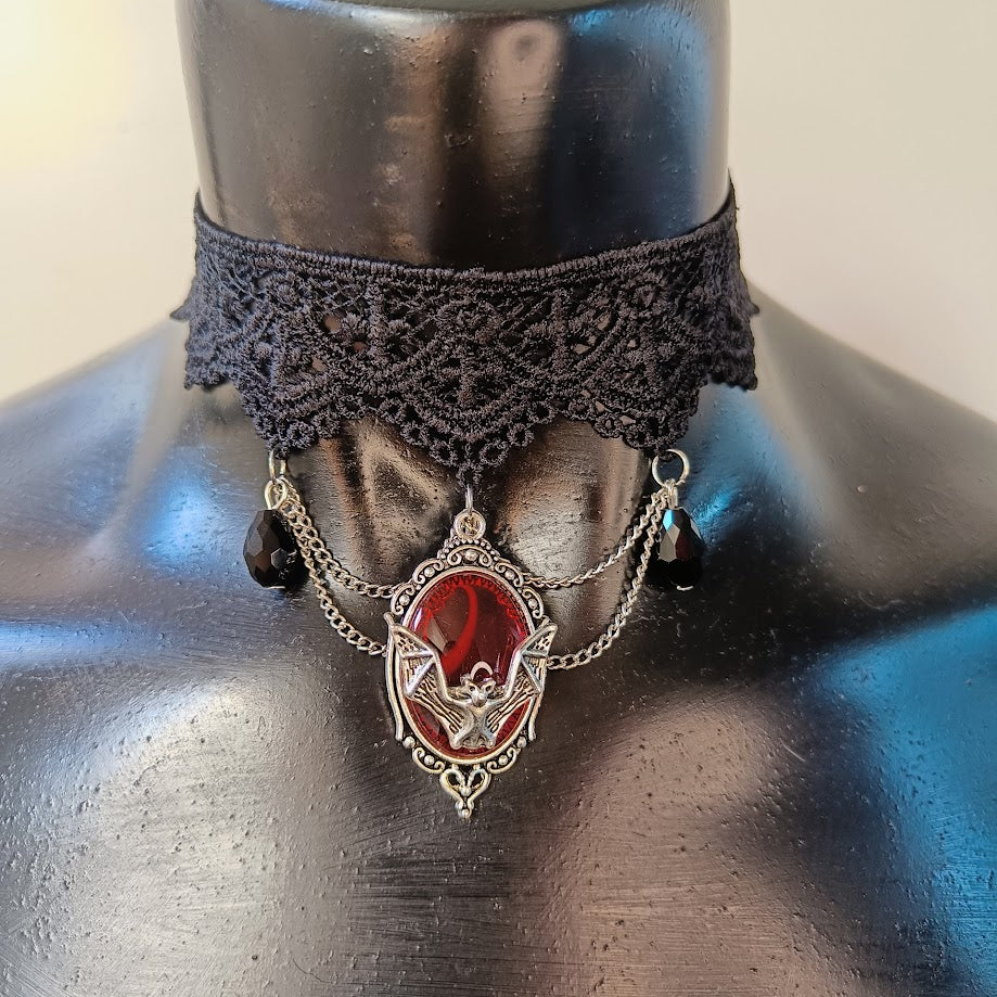 Elisabat choker