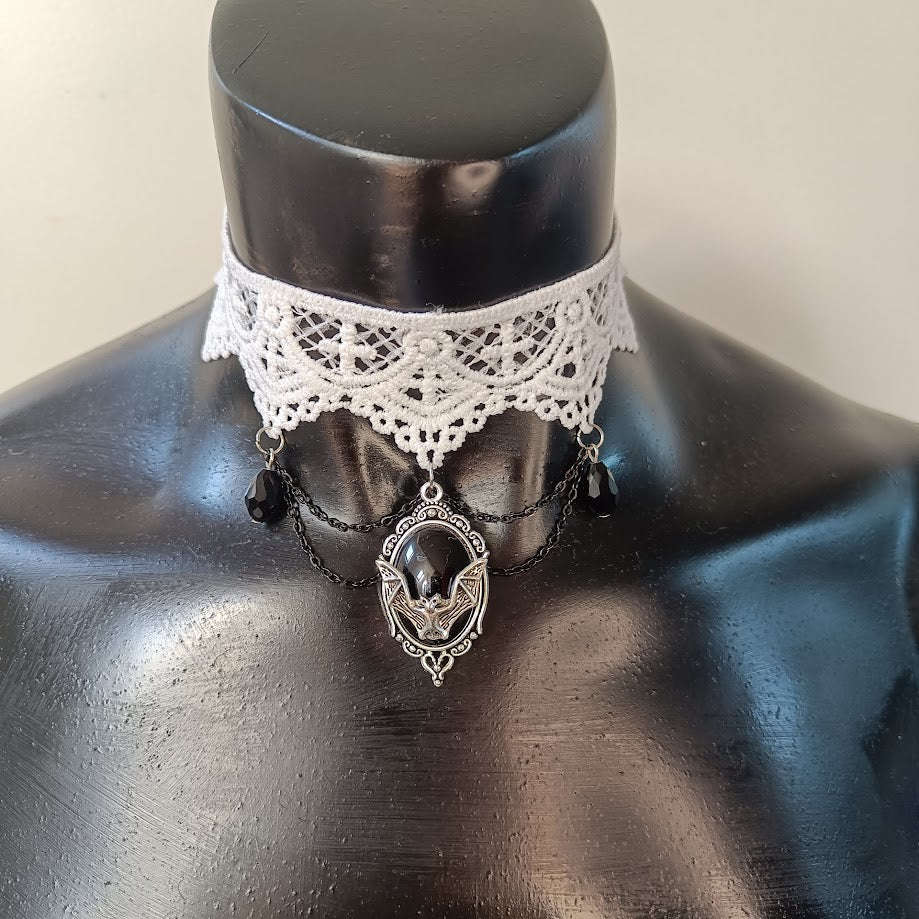 Elisabat choker