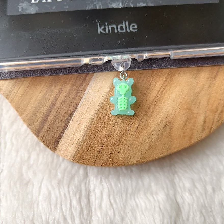 Gummy bear dust plug