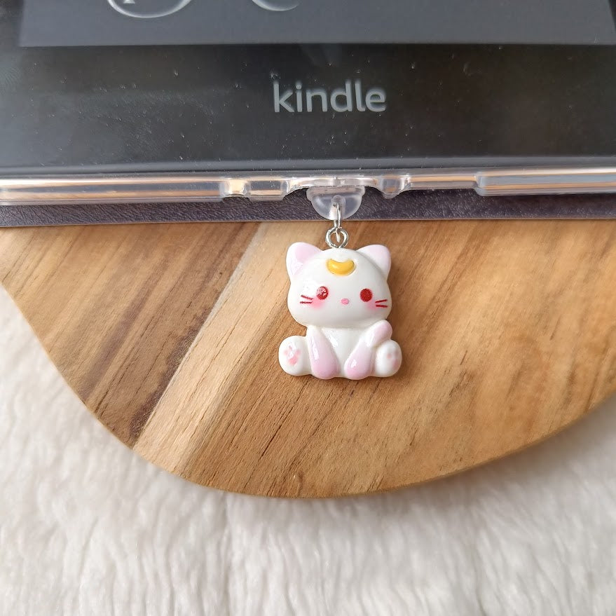Magical cat dust plug