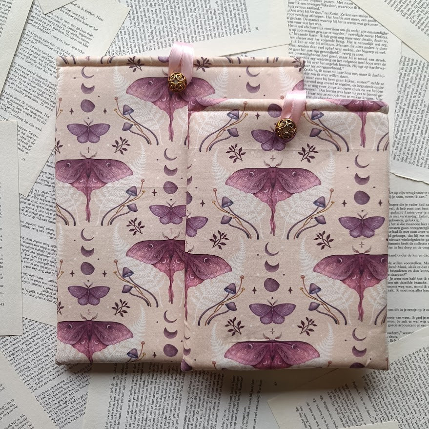 Mystic bloom Booksleeve