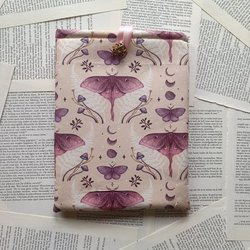Mystic bloom Booksleeve