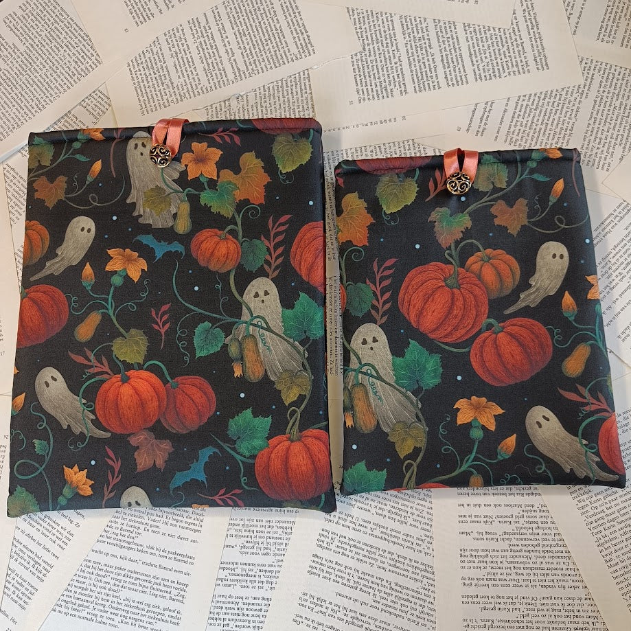 Pumpkaboooo booksleeve