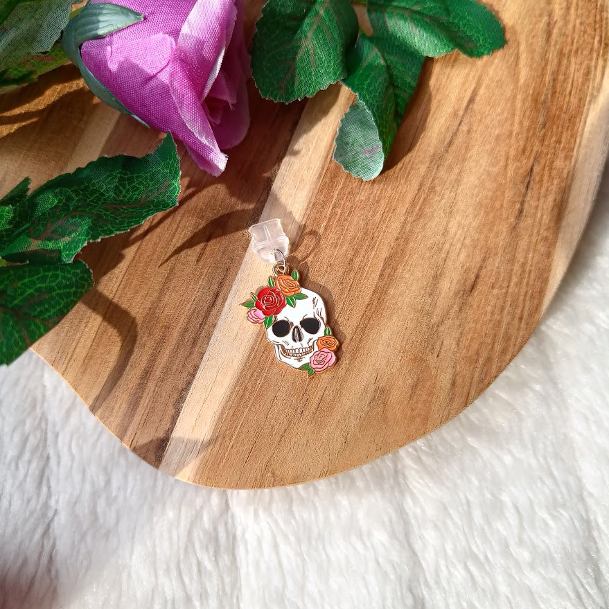 Flower skull dust plug