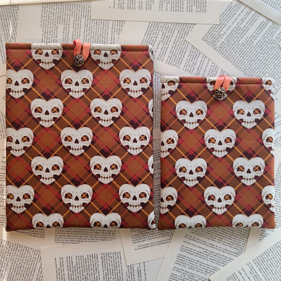 Tartan booksleeve