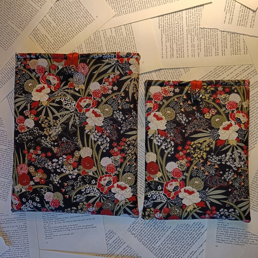 Traditional floral Booksleeve
