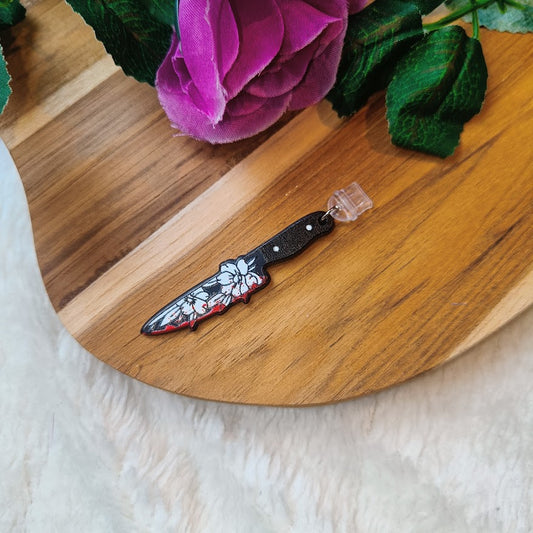 Dagger dust plug