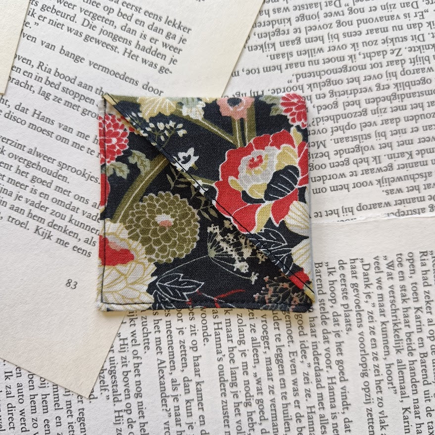 Traditional floral Bookmark