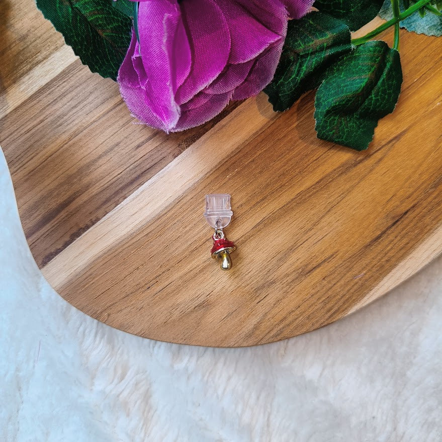 Mushroom dust plug