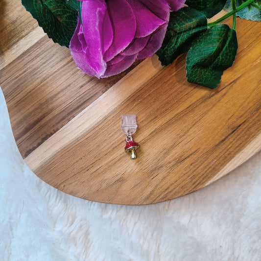 Mushroom dust plug