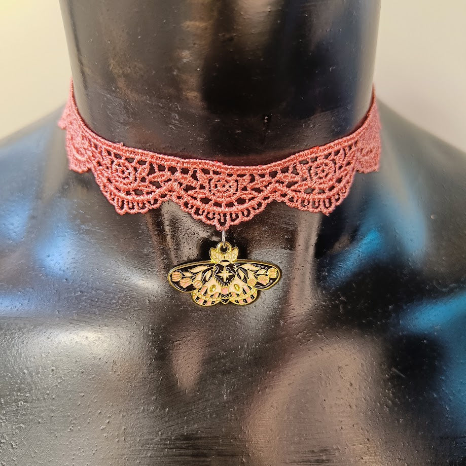 Rosey choker