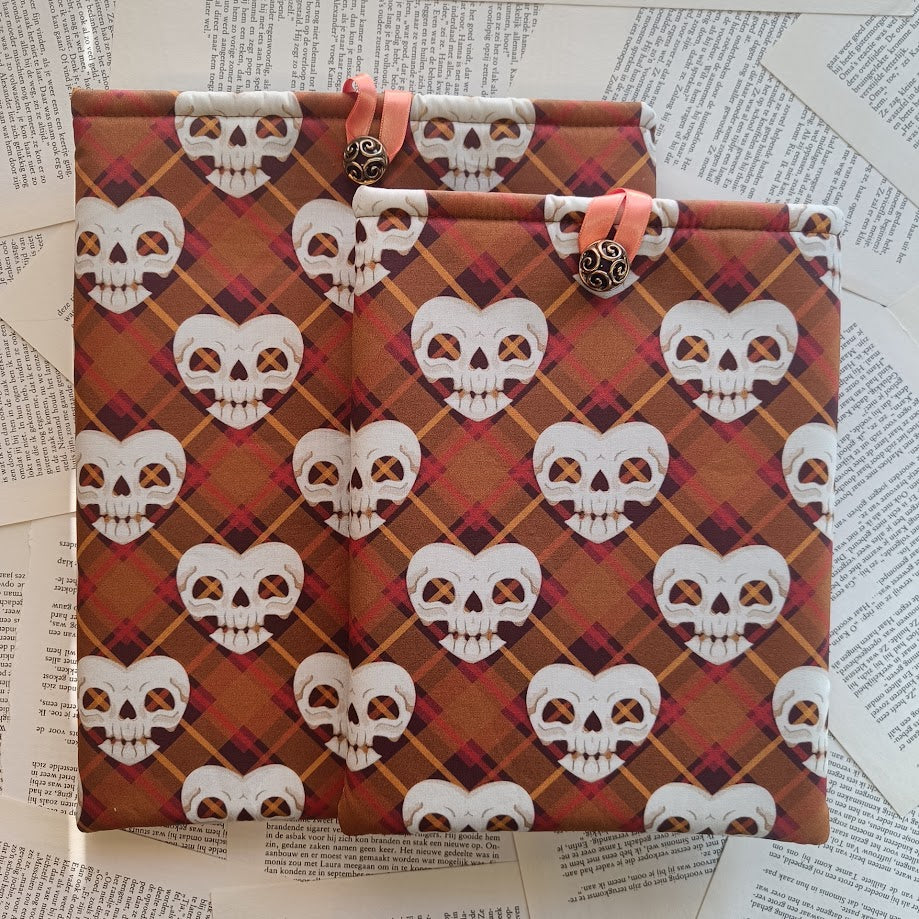 Tartan booksleeve