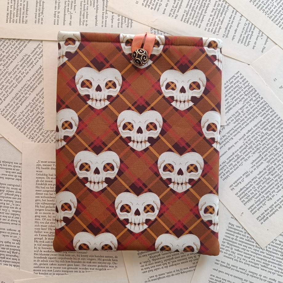 Tartan booksleeve